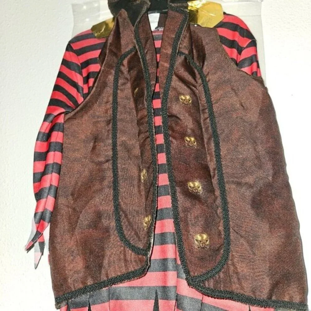 NEW Shipwrecked Pirate Halloween Costume Child Small 4-6 Vest Shirt Pants Hat
